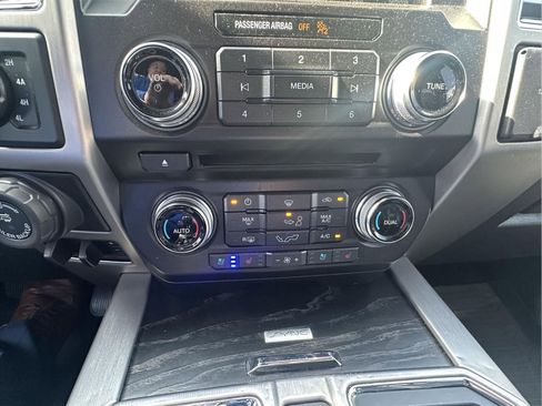 Used 2018 Ford F150 Platinum w/ Equipment Group 701A Luxury AWD/4WD image 27