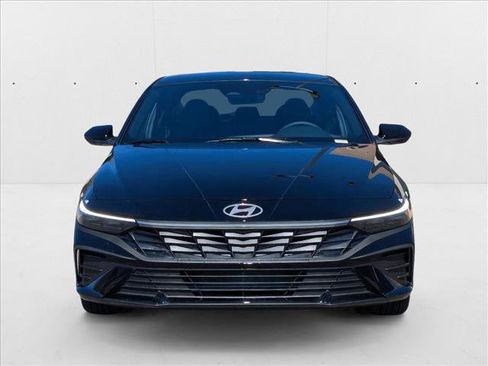 New 2025 Hyundai Elantra Sport image 5