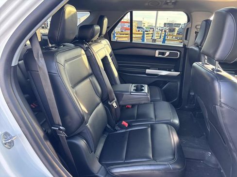 Used 2021 Ford Explorer XLT w/ Equipment Group 202A image 33