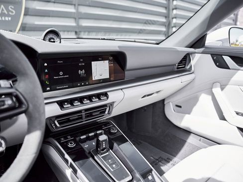 Used 2025 Porsche 911 Turbo S image 60