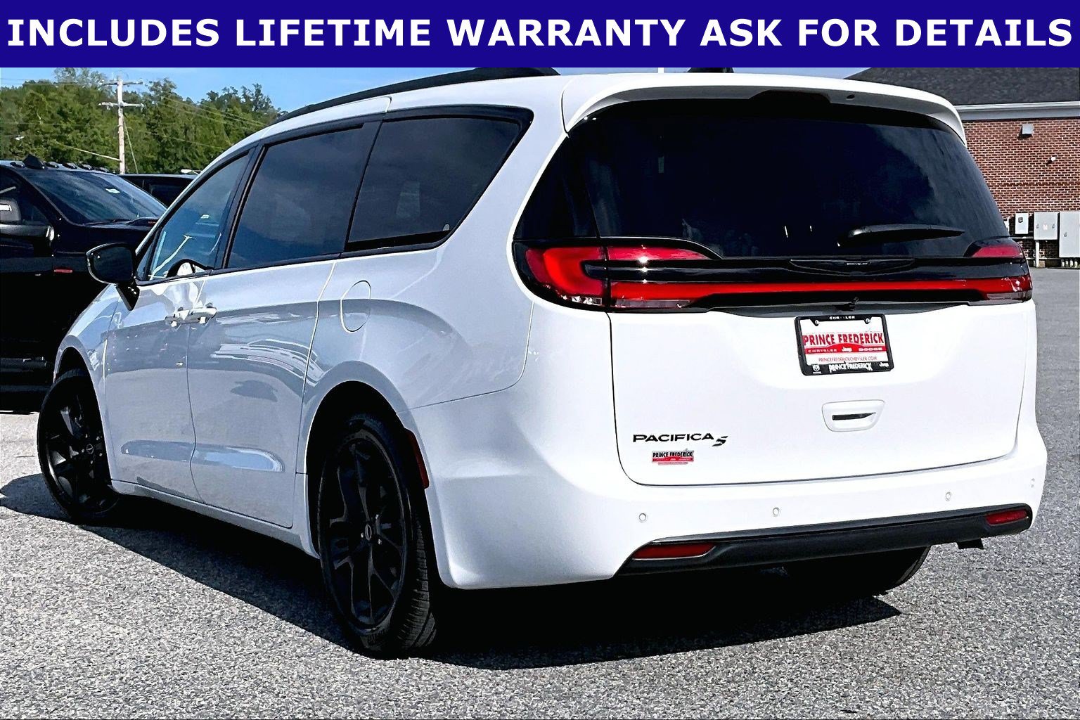 Used 2026 Chrysler Pacifica Select w/ S Appearance Package FWD image 9