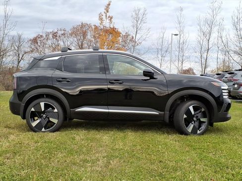 New 2026 Nissan Kicks SR w/ Cold Weather Package image 3