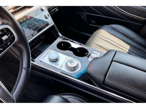Used 2025 Genesis GV80 2.5T Standard AWD/4WD image 15
