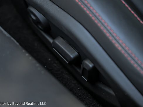 Used 2021 Lamborghini Huracan EVO image 31