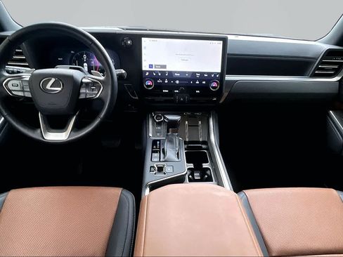 Used 2025 Lexus GX 550 w/ Accessory Package (2T) AWD/4WD image 16