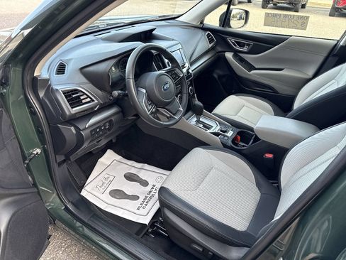 Used 2023 Subaru Forester Premium image 12