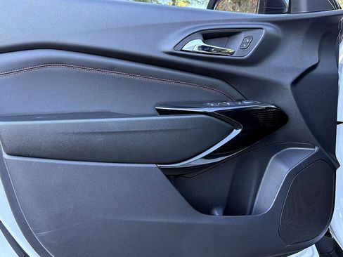 New 2026 Chevrolet Trax RS w/ Sunroof Package image 15