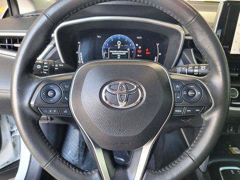 Used 2023 Toyota Corolla Cross XLE FWD image 30