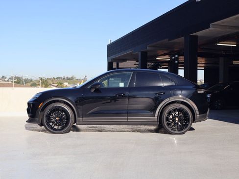 New 2026 Porsche Macan Electric RWD image 2