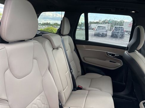 Used 2025 Volvo XC90 B5 Plus AWD/4WD image 29