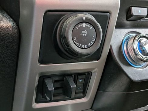 Used 2016 Ford F150 Lariat w/ Equipment Group 502A Luxury AWD/4WD image 31