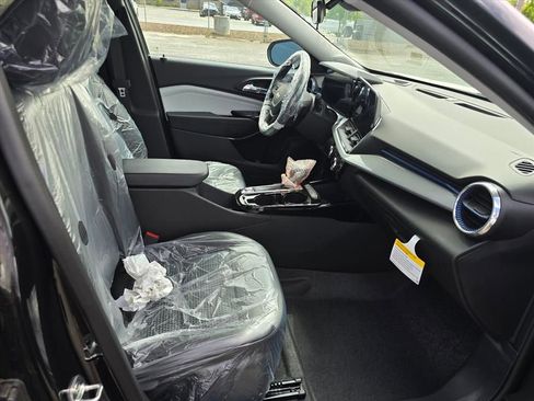 New 2026 Chevrolet Trax LT FWD image 9