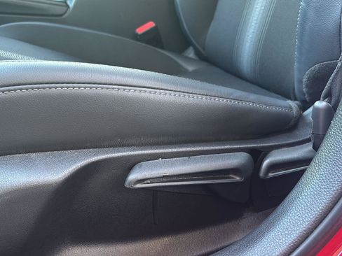 Used 2023 Honda Civic Sport image 3