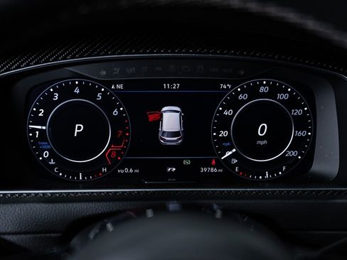 Used 2019 Volkswagen Golf R 4-Door image 24