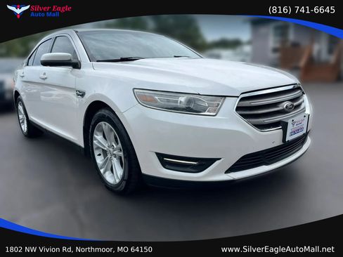Used 2014 Ford Taurus SEL w/ Equipment Group 201A FWD image 3