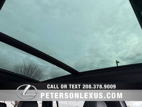 Used 2022 Volkswagen Tiguan SE R-Line image 13