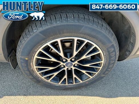 Used 2021 Ford Escape SEL w/ Class II Trailer Tow Package image 8