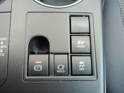 Used 2023 Toyota Highlander LE FWD image 52