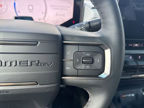 Used 2024 GMC Hummer EV 3X w/ LPO, Illumination Package image 19