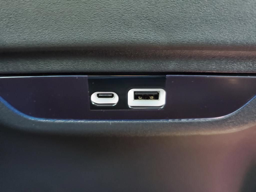 New 2027 Chrysler Pacifica Select AWD/4WD image 8