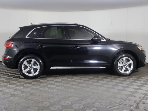 Used 2023 Audi Q5 2.0T Premium w/ Convenience Package image 19