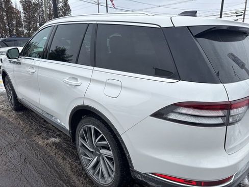 Used 2025 Lincoln Aviator Reserve w/ Equipment Group 201A AWD/4WD image 8