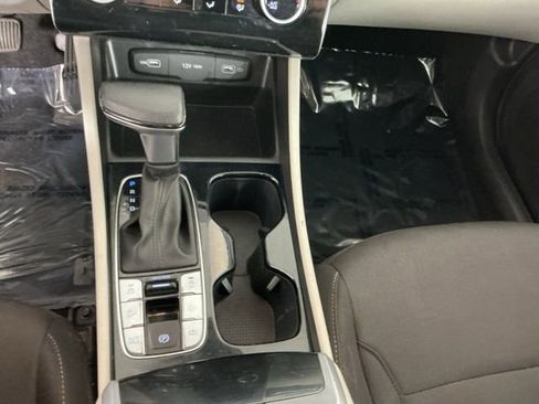 Used 2022 Hyundai Tucson SE w/ Winter Package AWD/4WD image 19
