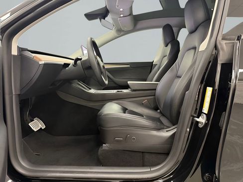 Used 2022 Tesla Model Y Performance image 11