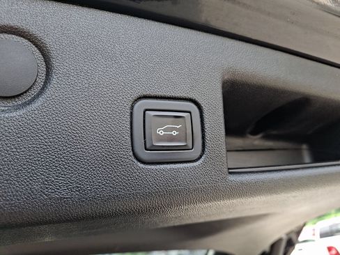 Used 2022 Chevrolet Equinox RS w/ RS Leather Package AWD/4WD image 30