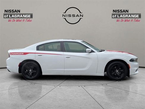 Used 2021 Dodge Charger SXT w/ Leather Interior Group image 4