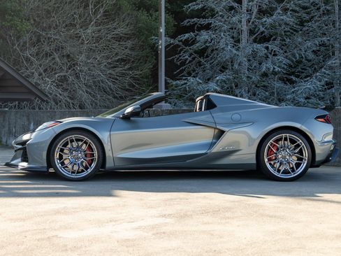 Used 2024 Chevrolet Corvette Z06 w/ Stealth Interior Trim Package image 2