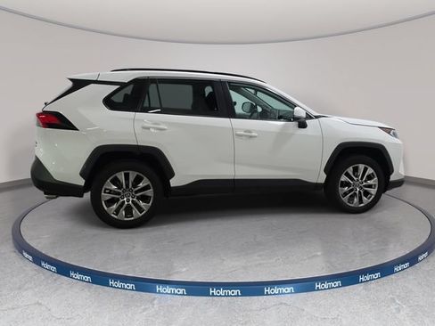 Certified 2020 Toyota RAV4 XLE Premium AWD/4WD image 4