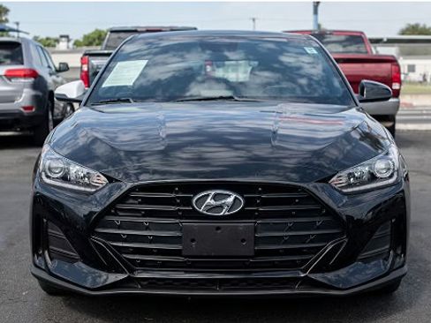 Used 2020 Hyundai Veloster 2.0 FWD image 2