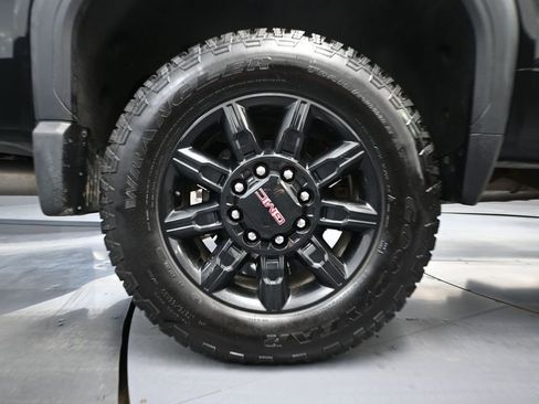 Used 2024 GMC Sierra 2500 AT4 w/ AT4 Preferred Package AWD/4WD image 17