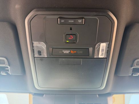 Certified 2025 Toyota Tacoma TRD Off-Road image 24