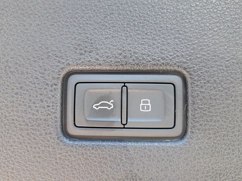 Used 2023 Audi RS Q8 4.0T image 13