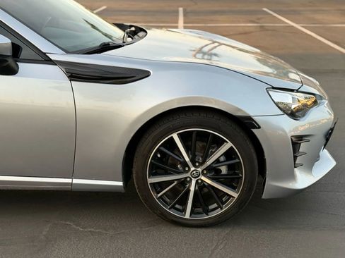 Used 2018 Toyota 86 image 13