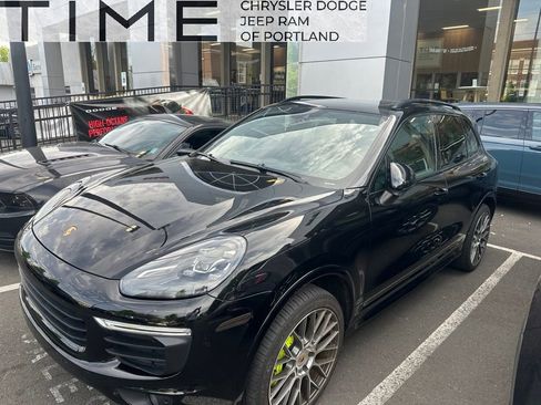 Used 2016 Porsche Cayenne S AWD/4WD image 1