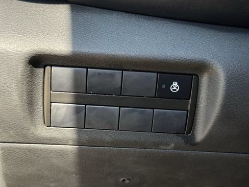 Used 2021 Nissan Kicks SR w/ SR Premium Package FWD image 23