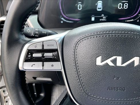 Used 2024 Kia Telluride LX FWD image 19