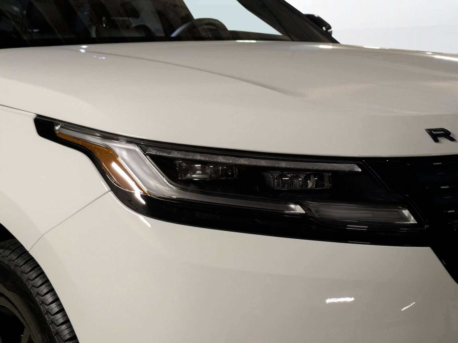 New 2026 Land Rover Range Rover Velar S AWD/4WD image 18