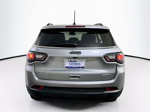 Used 2022 Jeep Compass Latitude w/ Sun and Sound Group AWD/4WD image 6