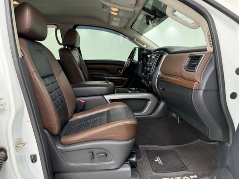 Used 2019 Nissan Titan Platinum Reserve w/ Platinum Utility Package AWD/4WD image 32