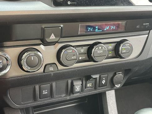 Used 2023 Toyota Tacoma TRD Off-Road image 6