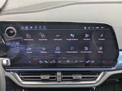 New 2026 Chevrolet Equinox EV LT image 27