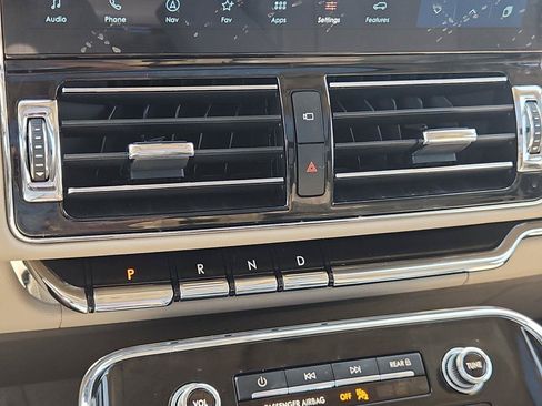 Used 2024 Lincoln Navigator Premiere AWD/4WD image 27