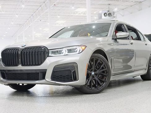 Used 2022 BMW 750i xDrive w/ Executive Package AWD/4WD image 5