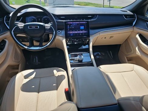 Certified 2025 Jeep Grand Cherokee L Limited w/ Luxury Tech Group II AWD/4WD image 23