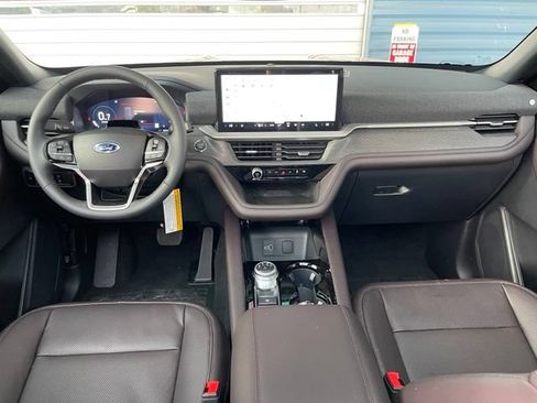 New 2026 Ford Explorer Platinum w/ LUX Leather Package AWD/4WD image 6