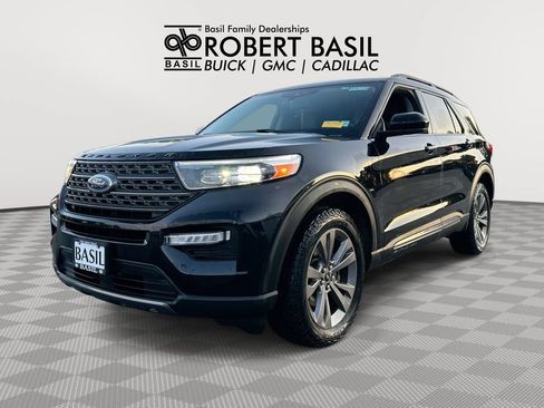 Used 2022 Ford Explorer XLT w/ Equipment Group 202A AWD/4WD image 1